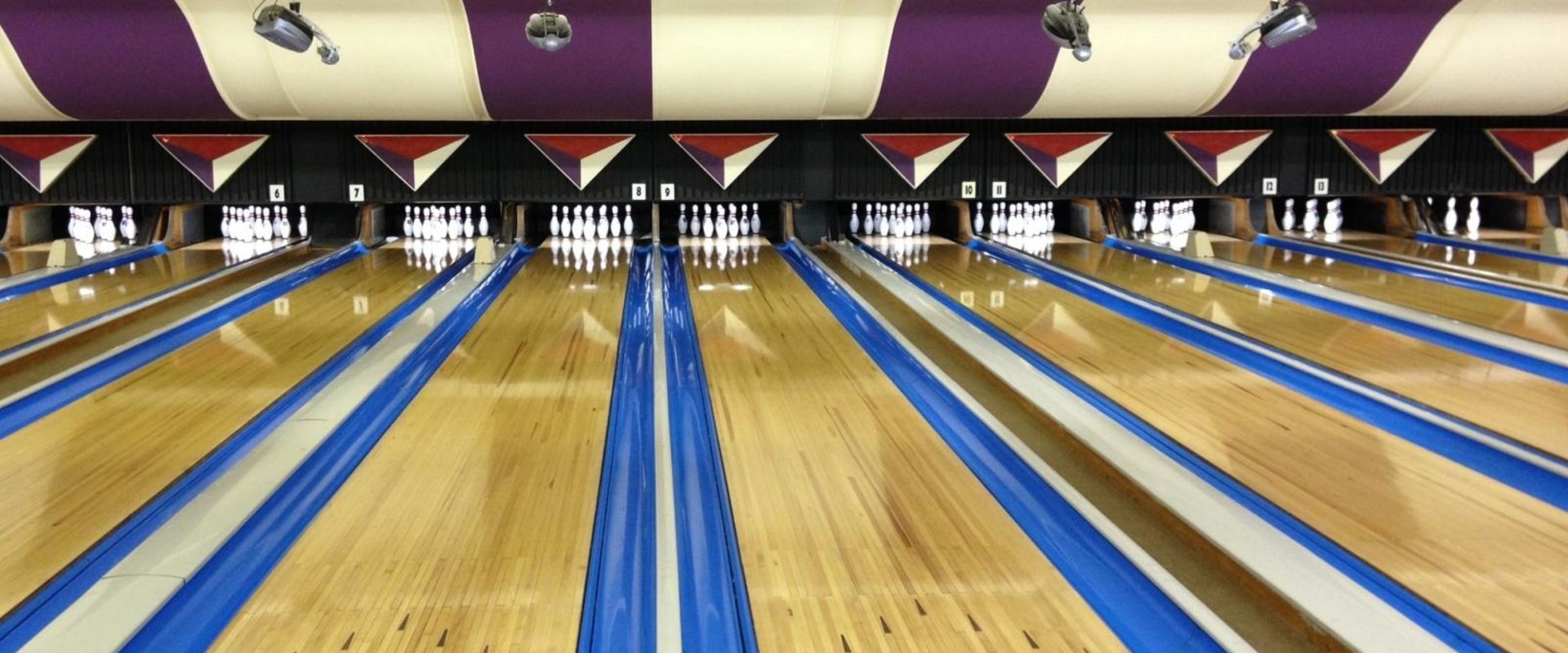 What is the Maximum Age Requirement to Bowl at a Bowling Alley in Suffolk County, NY?